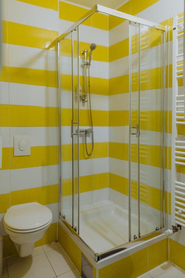 Private Rooms At Hostel63 Загреб Екстериор снимка